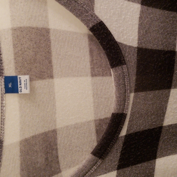 Long sleeved tshirt  ( New ) - Picture 2 of 3